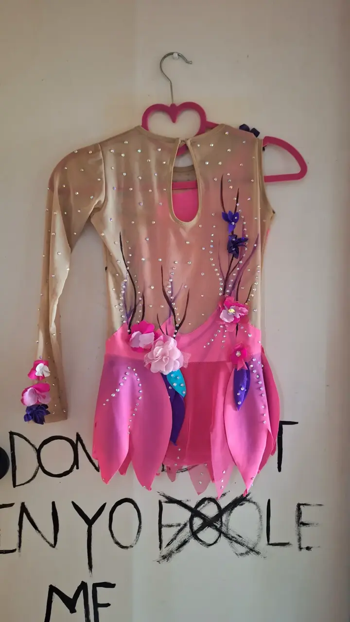 Malla de gimnasia rítmica rosa con flores - 2