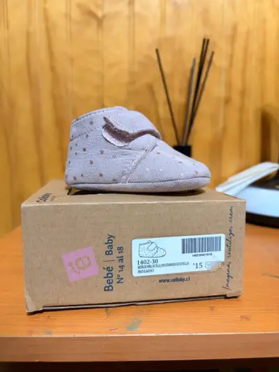 Botines de bebé rosados con estrellas Colloky - miniatura 1