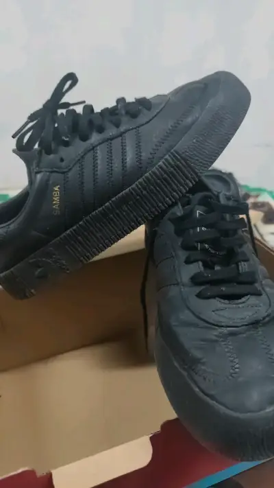 Zapatillas negras Adidas Samba en buen estado - miniatura 1