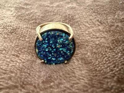 Anillo de plata con piedra azul brillante - miniatura 4