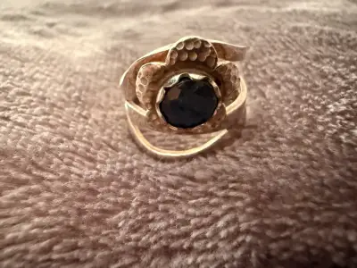 Anillo de plata con piedra azul - miniatura 3