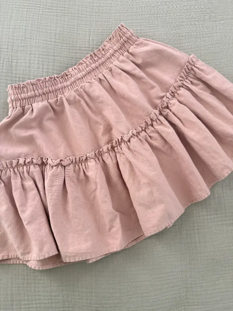 Falda rosa delicada con volantes - 2