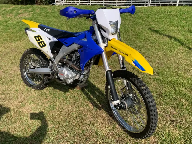 Moto Enduro CRX250 - 1