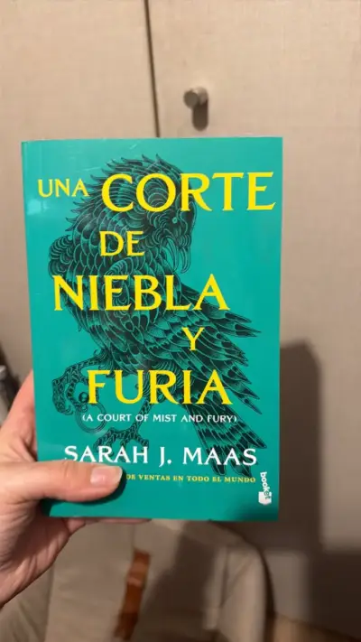 Libro Una Corte de Niebla y Furia de Sarah J. Maas - miniatura 1