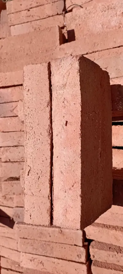 Ladrillos de Cauquenes  para construcción - miniatura 2