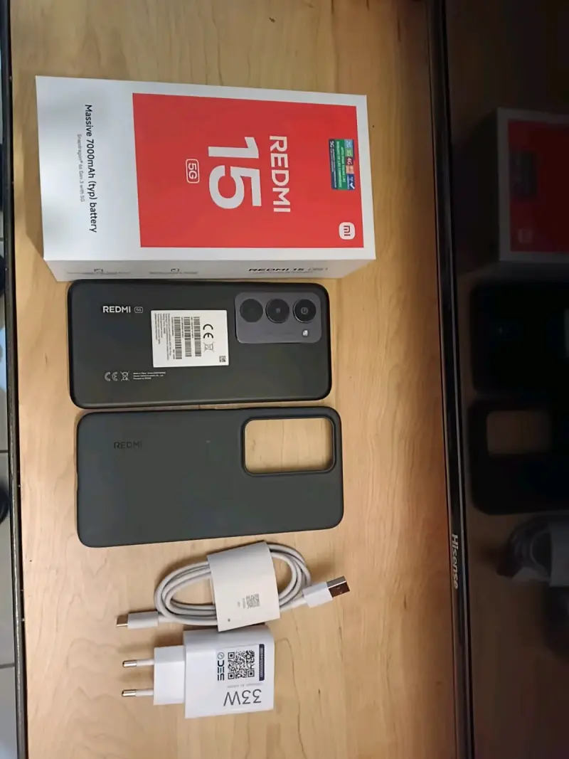 Smartphone Xiaomi Redmi 15 con cámara triple - 3