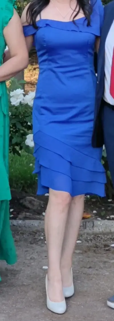 Vestido azul de fiesta con volantes - miniatura 1