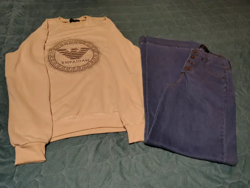 Jeans de mezclilla para mujer con diseño rasgado - 4
