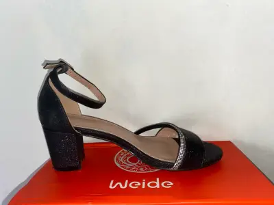 Zapatos de tacón negro Weide con hebillas - miniatura 1