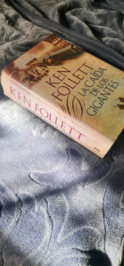 Libro 'La Caída de los Gigantes' de Ken Follett - miniatura 2