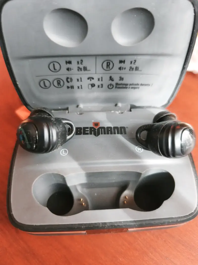 Auriculares inalámbricos con estuche solar Ubermann - 3