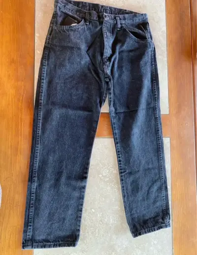 Jeans negros de mezclilla para mujer en buen estad - miniatura 1