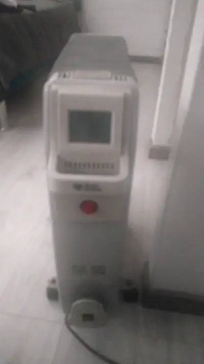 Calefactor eléctrico de aceite con ruedas - miniatura 2