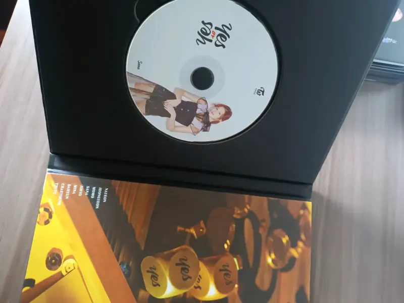 Álbum Yes or Yes de Twice - 2