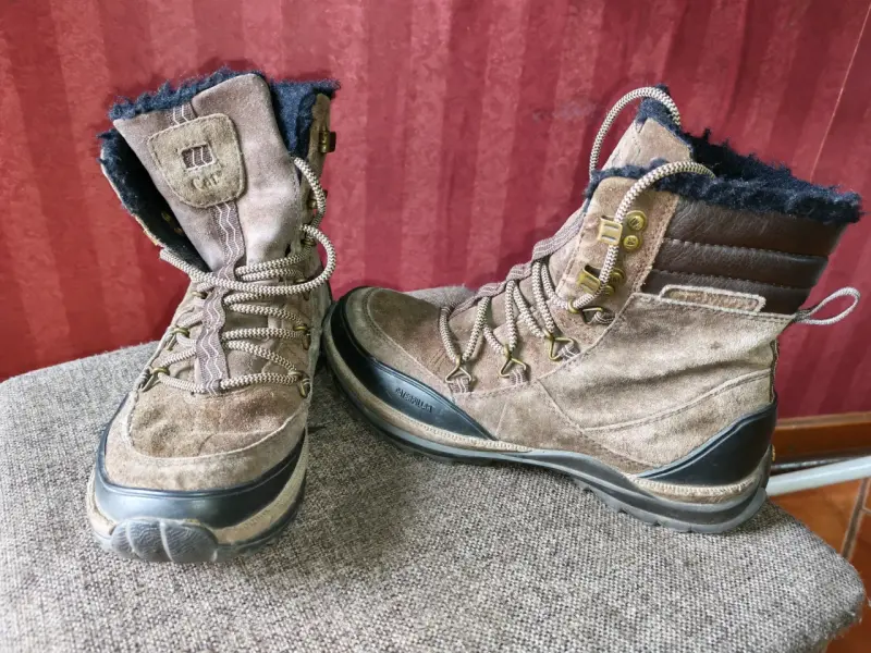 Botas de montaña CAT marrones con forro