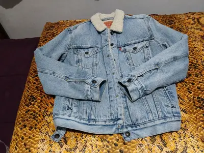 Chaqueta de mezclilla Levi's con forro de borrego - miniatura 1