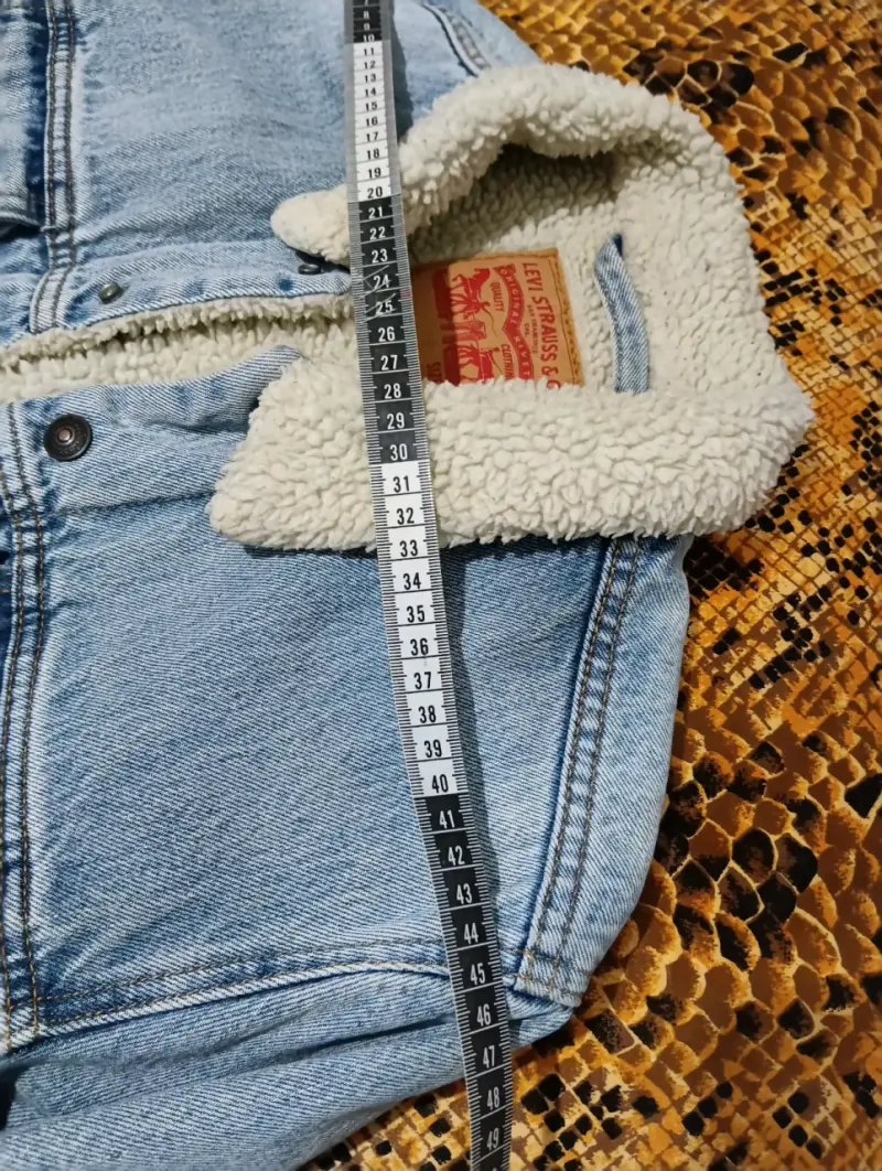 Chaqueta de mezclilla Levi's con forro de borrego - 6