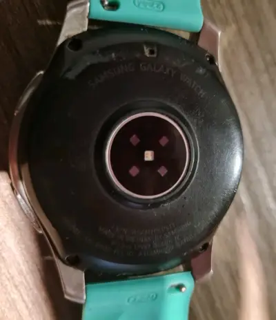 Smartwatch con correa turquesa y pantalla táctil - miniatura 5