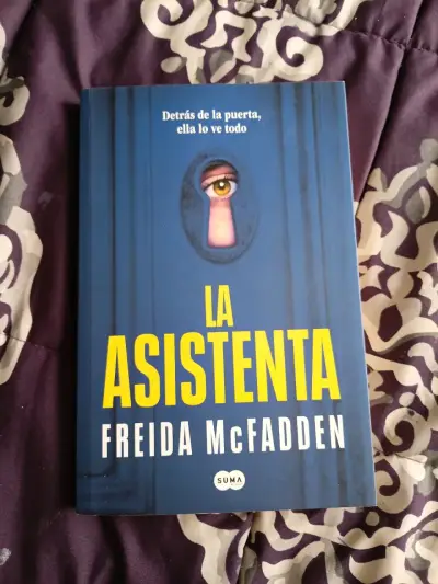 Libro 'La Asistenta' de Freida McFadden - miniatura 1