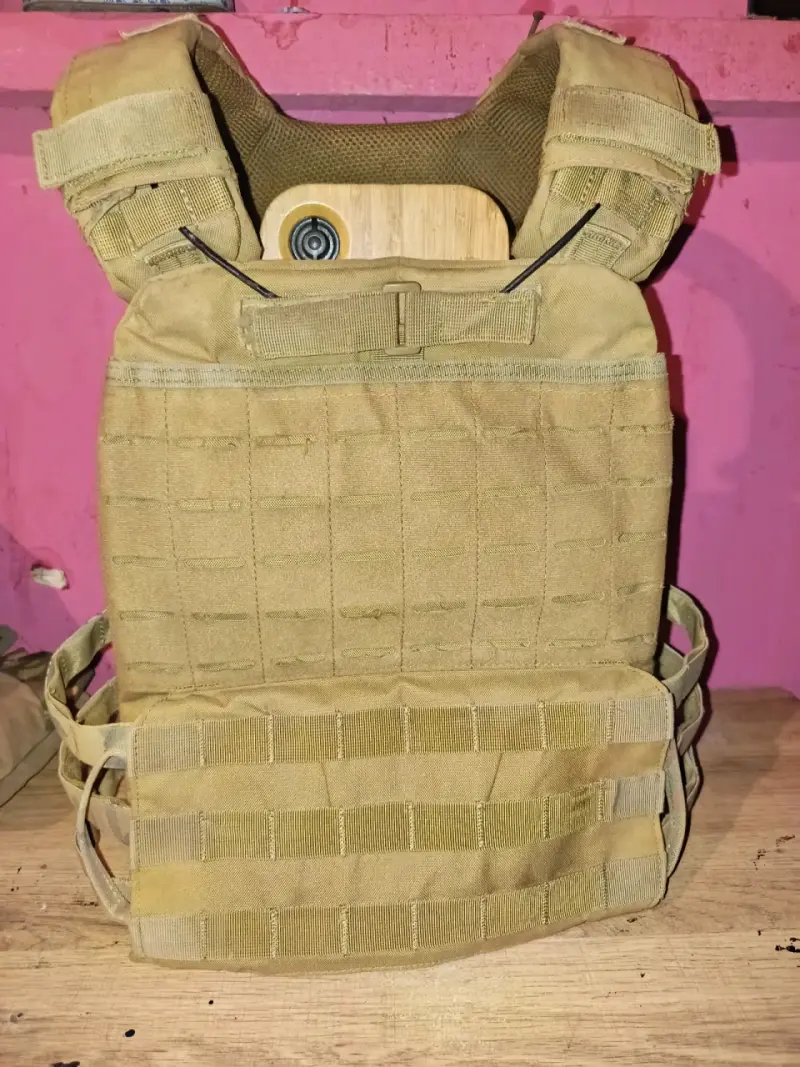 Chaleco táctico militar color beige - 3