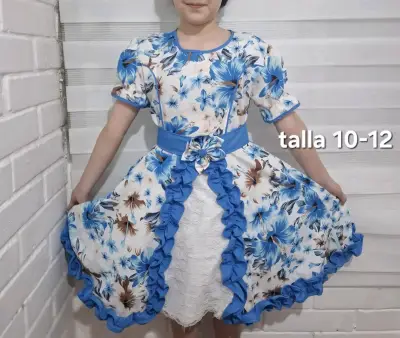 Vestido de niña con estampado floral y volantes - miniatura 1