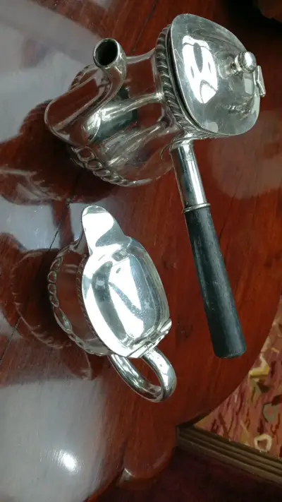 Juego de tetera y azucarero de plata vintage - miniatura 1