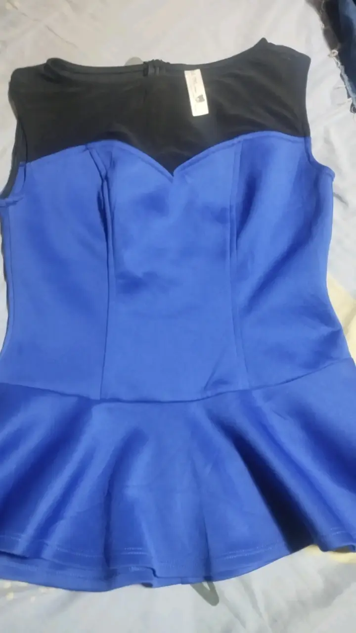 Vestido corto bicolor azul y negro elegante - 4