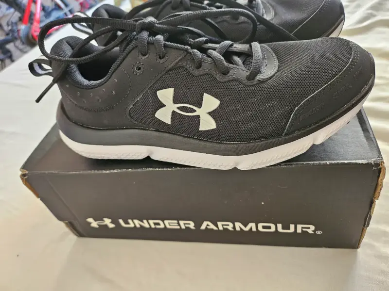 Zapatillas deportivas negras Under Armour - 3