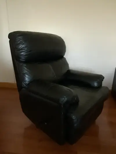 Sillón negro reclinable - miniatura 2