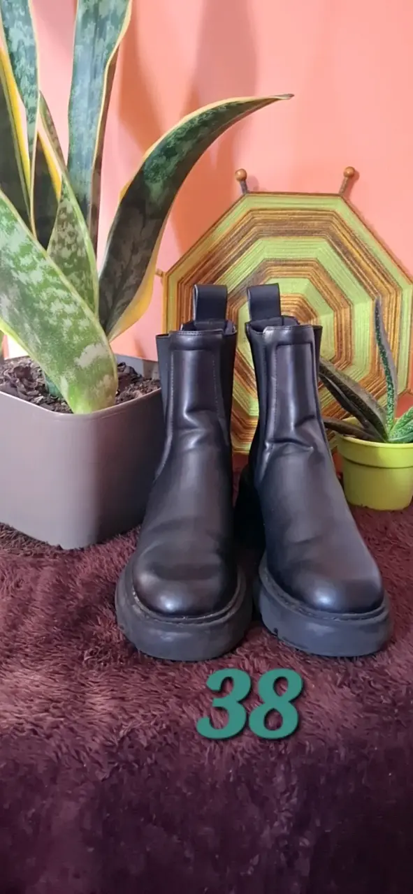 Botines negros de cuero talla 388 - 2