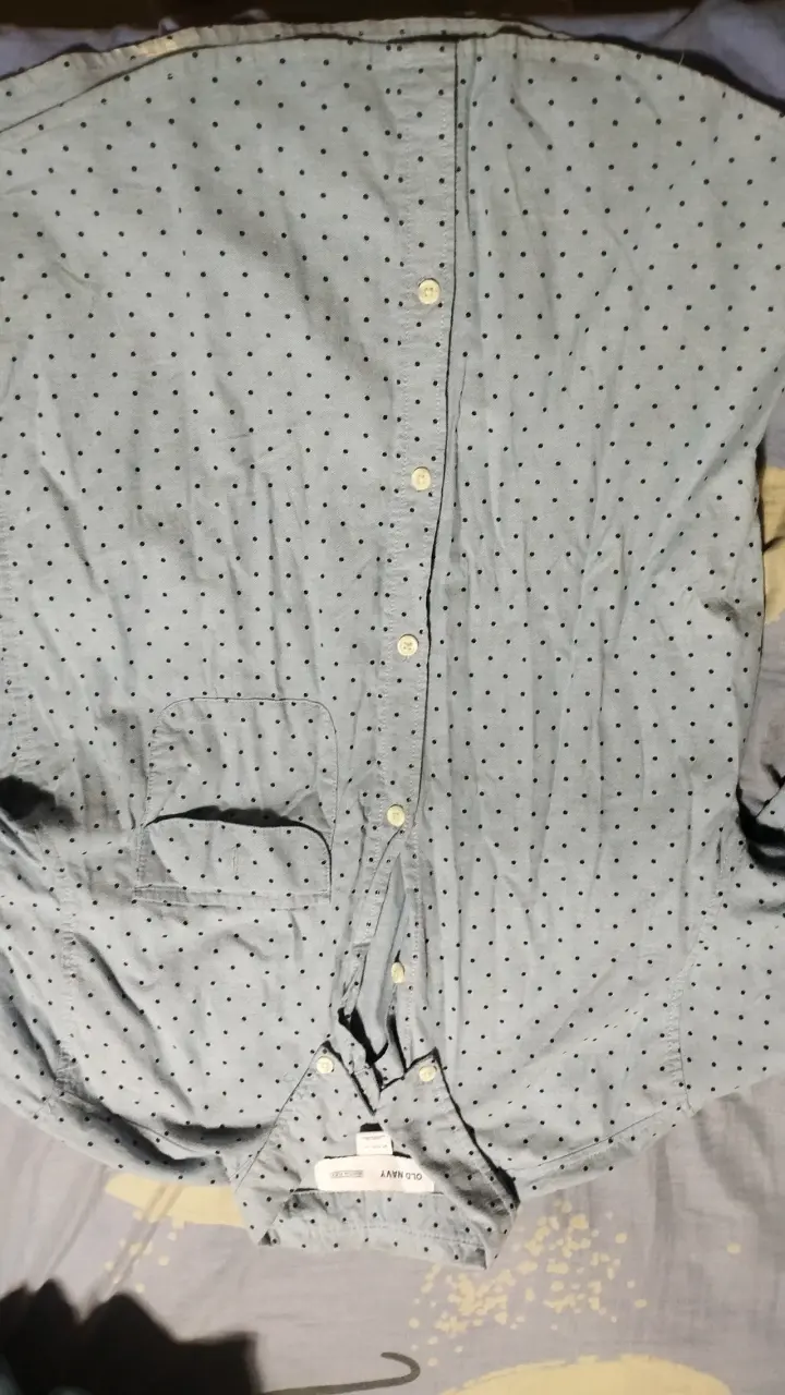 Polera amarilla Burberry con cuello distintivo - 6