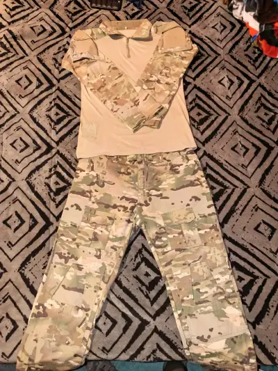 Conjunto táctico camuflaje militar - miniatura 1