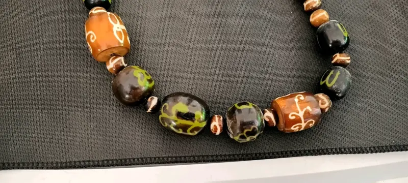 Collar de cuentas de madera artesanal - 2