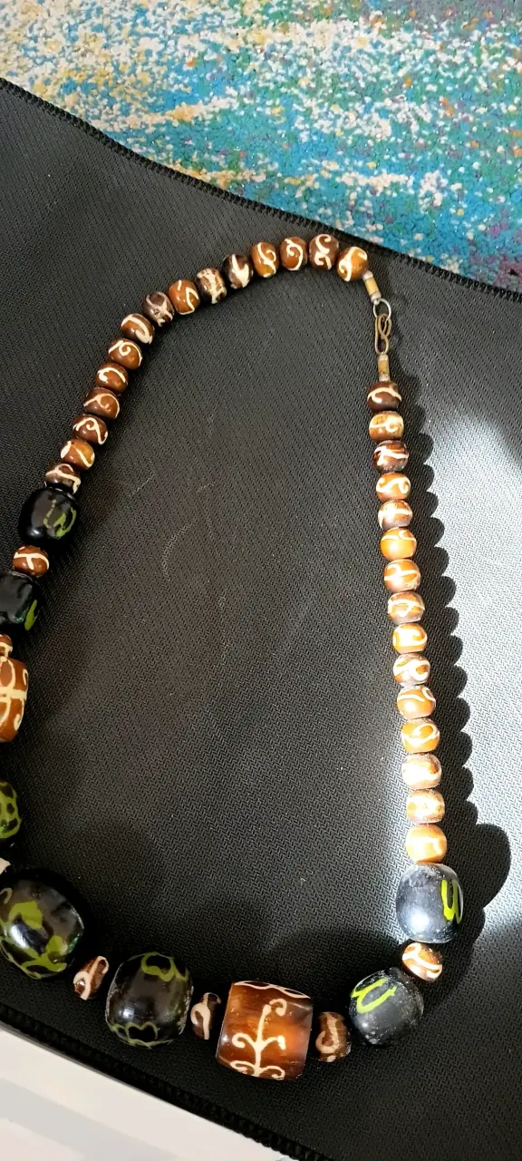 Collar de cuentas de madera artesanal - 3