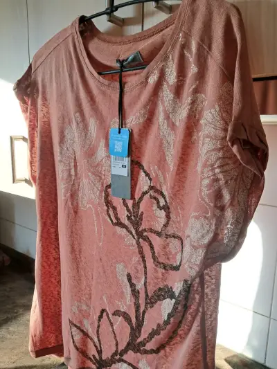 Polera manga corta floral marrón Greenfield - miniatura 6