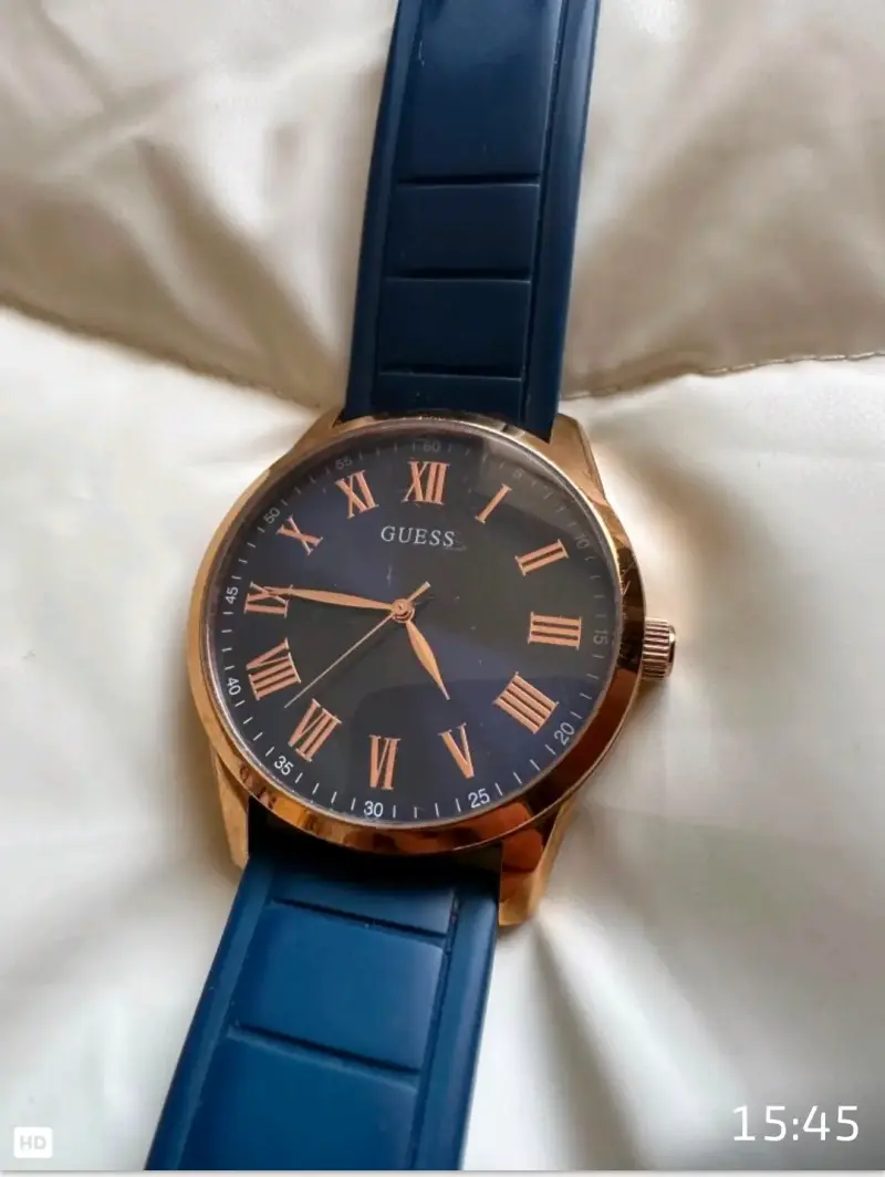 Reloj Guess azul con correa de silicona - 2
