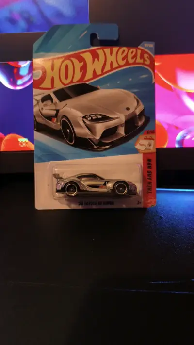 Hot Wheels '20 Toyota GR Supra en miniatura - miniatura 1