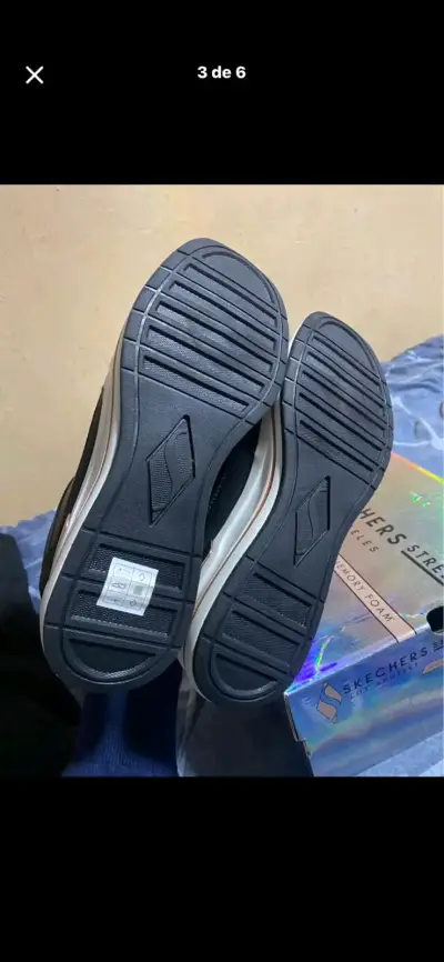 Zapatillas negras Skechers para mujer - miniatura 3