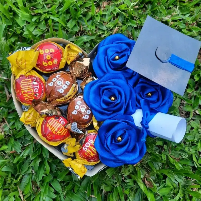 Ramo de Rosas Eternas Personalizado - 3