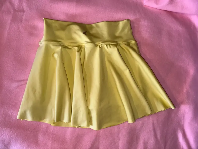 Falda amarilla deportiva para mujer - 4
