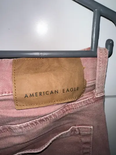 Jeans rosados American Eagle para mujer - miniatura 3