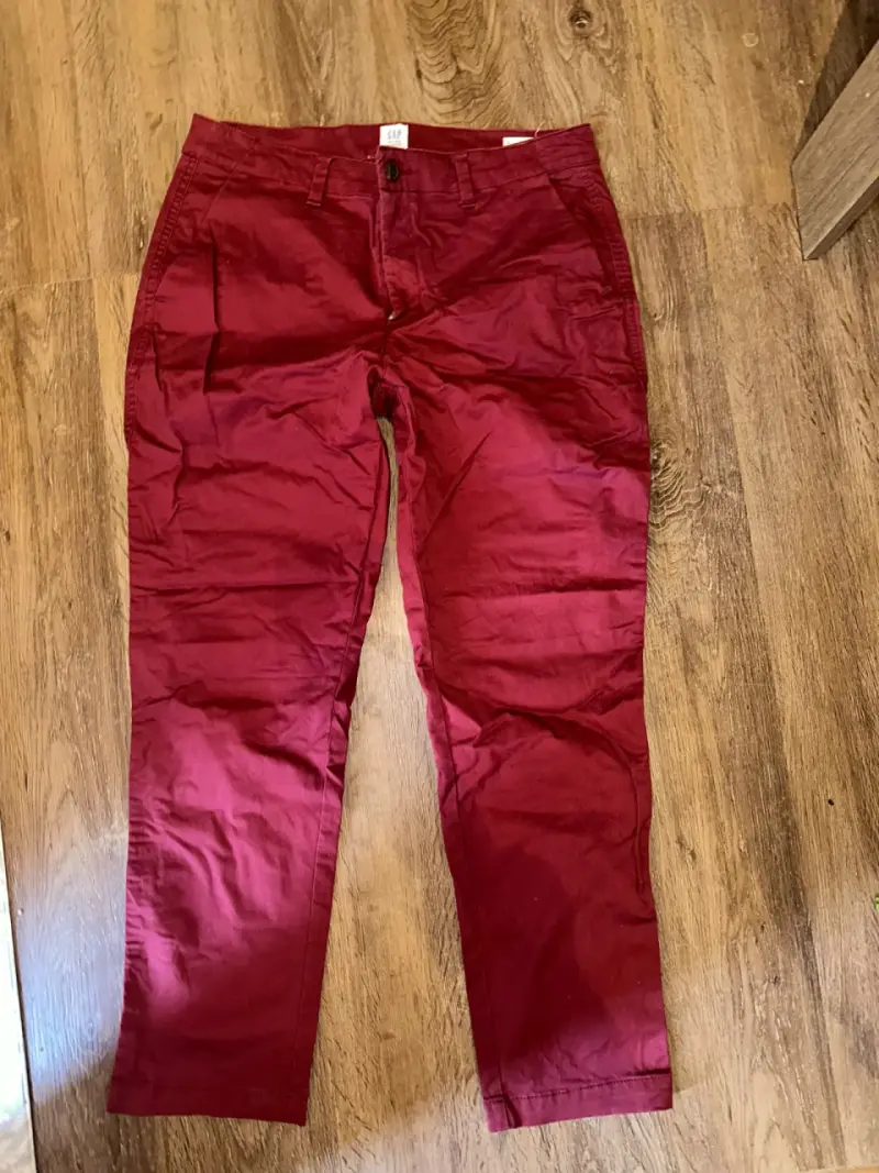 Pantalones rojos Gap Girlfriend Khaki para mujer - 2