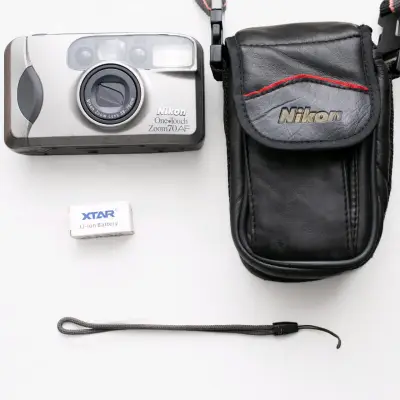 Cámara Nikon One Touch Zoom 70 AF con funda - miniatura 1