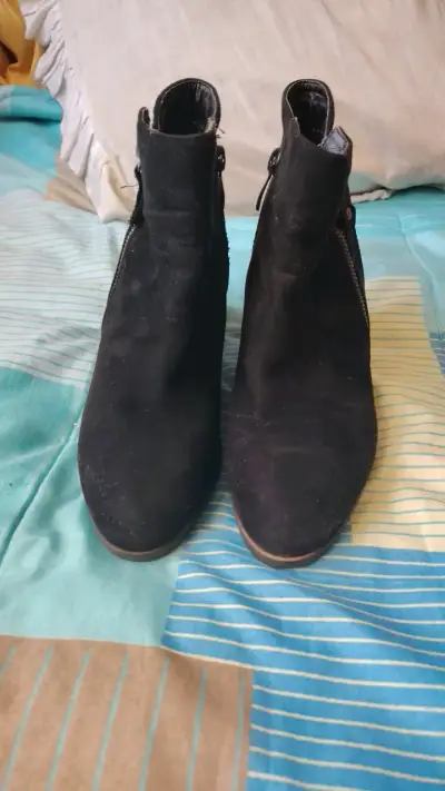 Botines de tacón negro con cierre lateral - miniatura 2