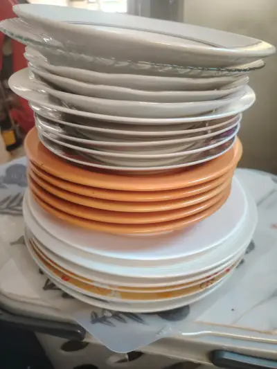 Juego de platos de cerámica multicolor - miniatura 2