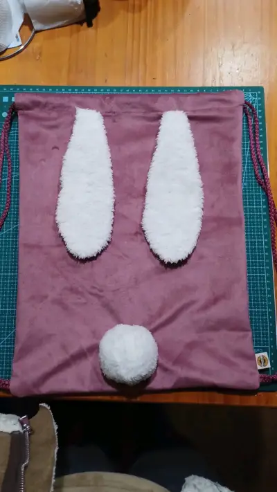 Mochila saco infantil con diseño de conejo - miniatura 2
