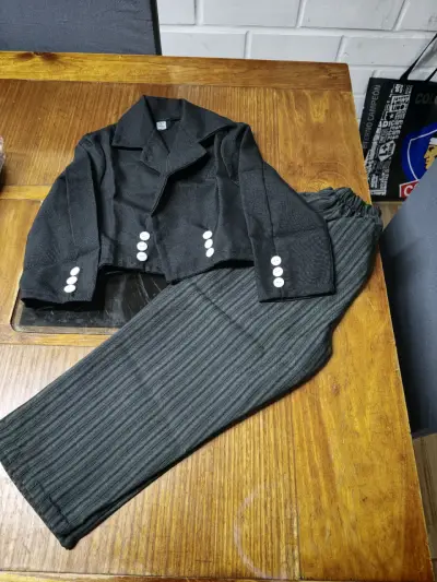 Traje de huaso infantil con chaqueta y pantalón - miniatura 2