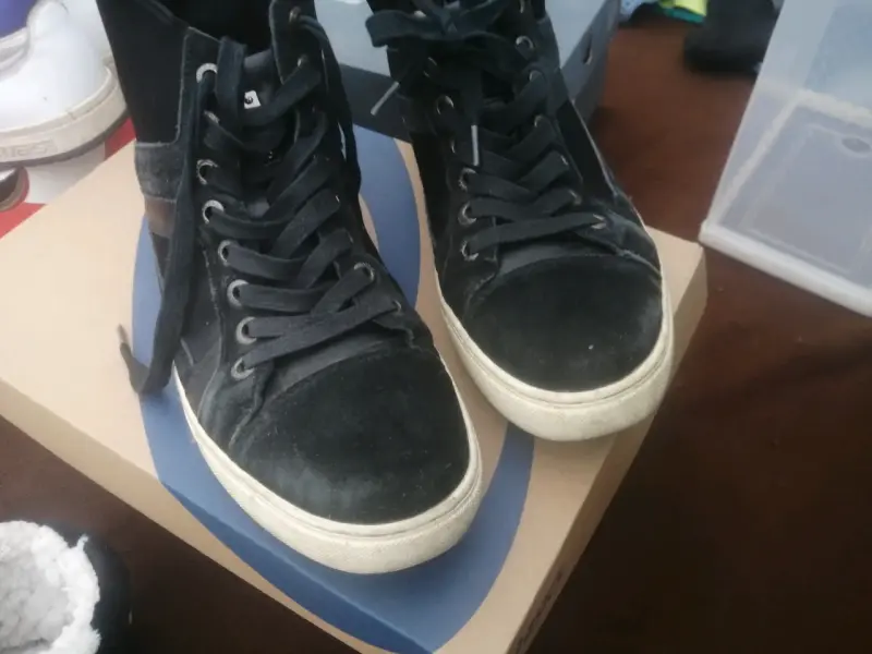 Zapatillas negras de caña alta Marca Guess - 1