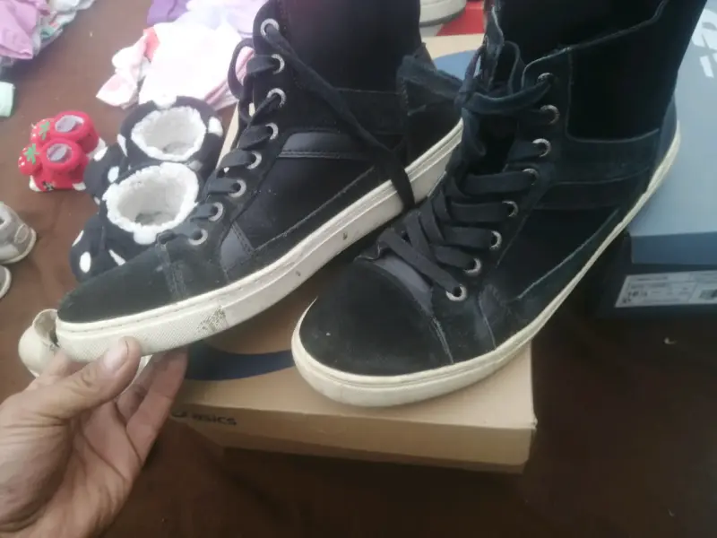 Zapatillas negras de caña alta Marca Guess - 3