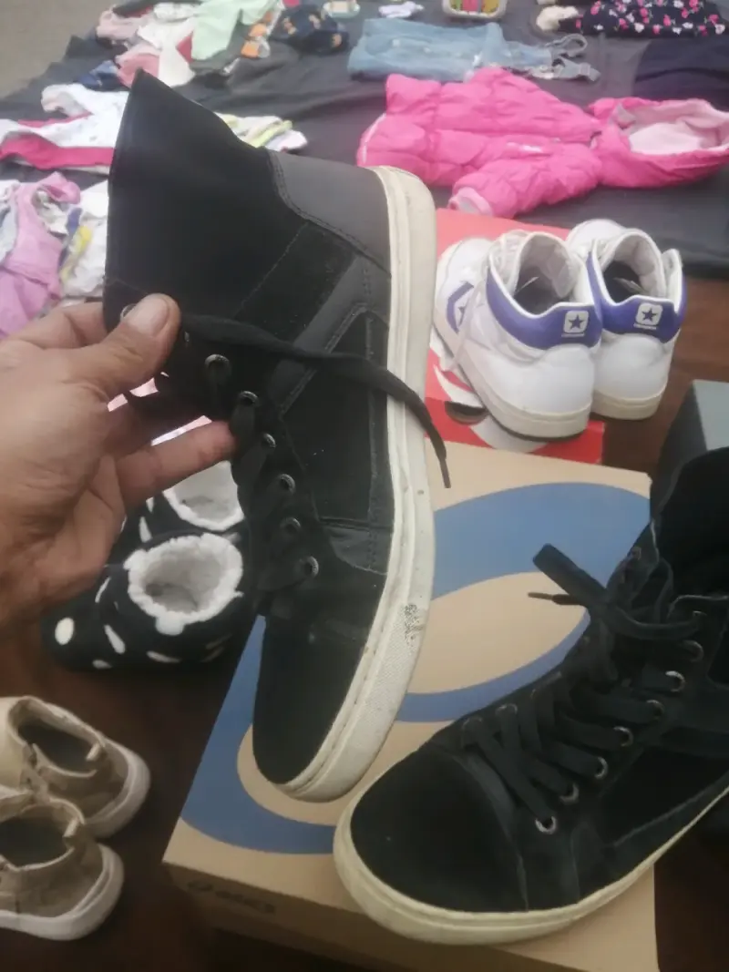 Zapatillas negras de caña alta Marca Guess - 5